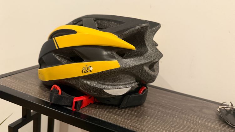 Immagine di Black And Yellow Cycling Helmet 4